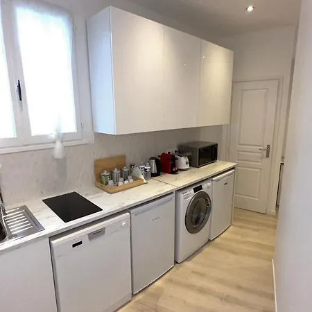 Apartment Super *